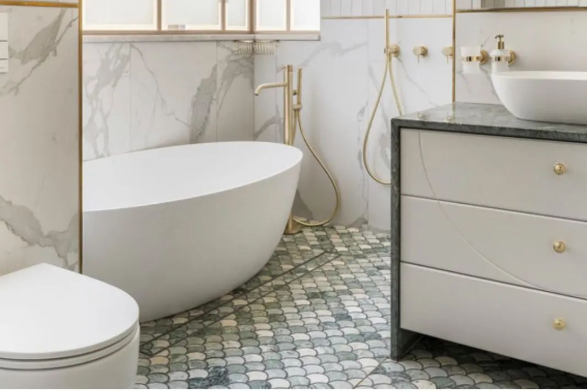 Maximizing Storage in Your Bathroom Remodel: Tips and Tricks for Creating Ample Space